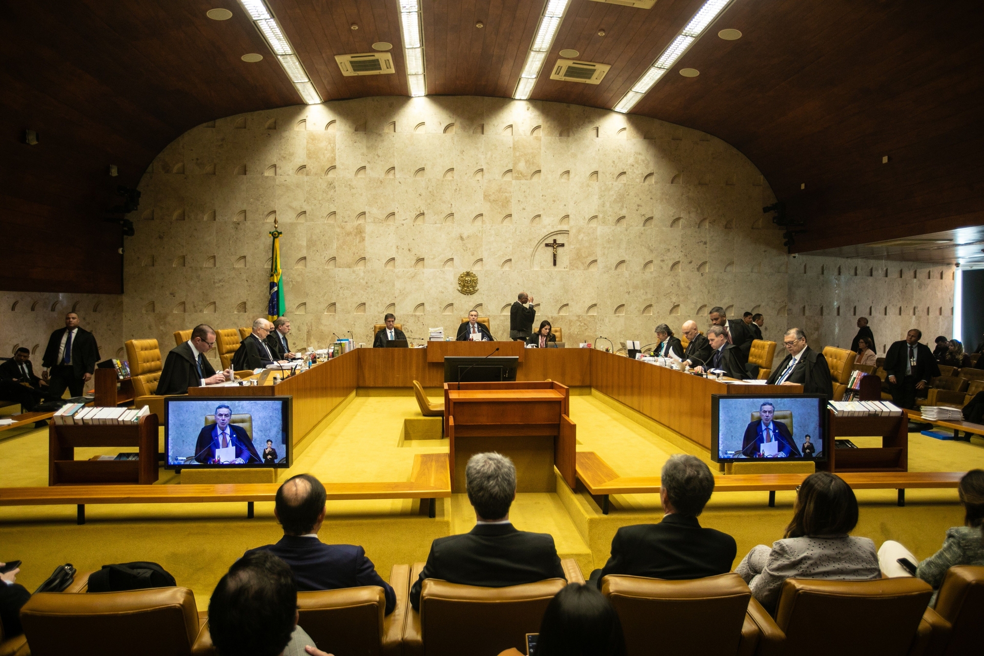 Julgamento de processo criminal aborda os abusos judiciais e o futuro político do Brasil. Reprodução: Globo