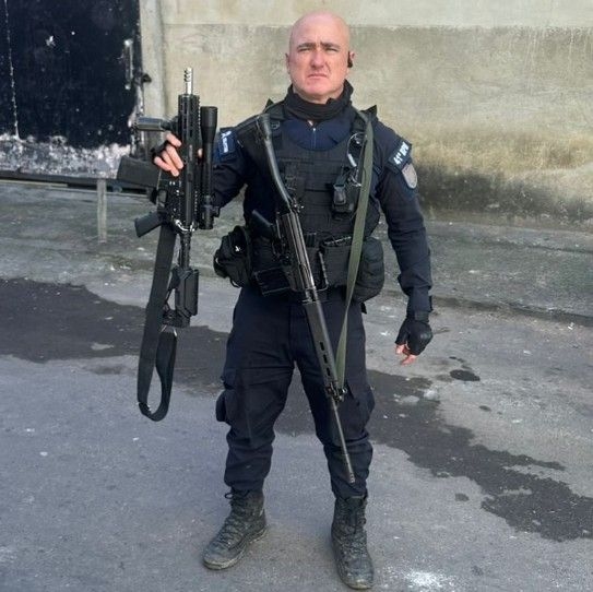 Velório do sargento Kelvynton de Oliveira Vale, morto em operação no Morro do Trem. Reprodução: Globo