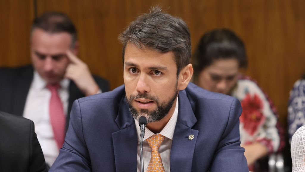 Parlamentar renuncia ao Ministério das Comunicações por falta de garantias para aliados. Reprodução: CNN Brasil