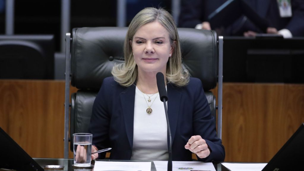 Gleisi Hoffmann promete diálogo com o Congresso Nacional