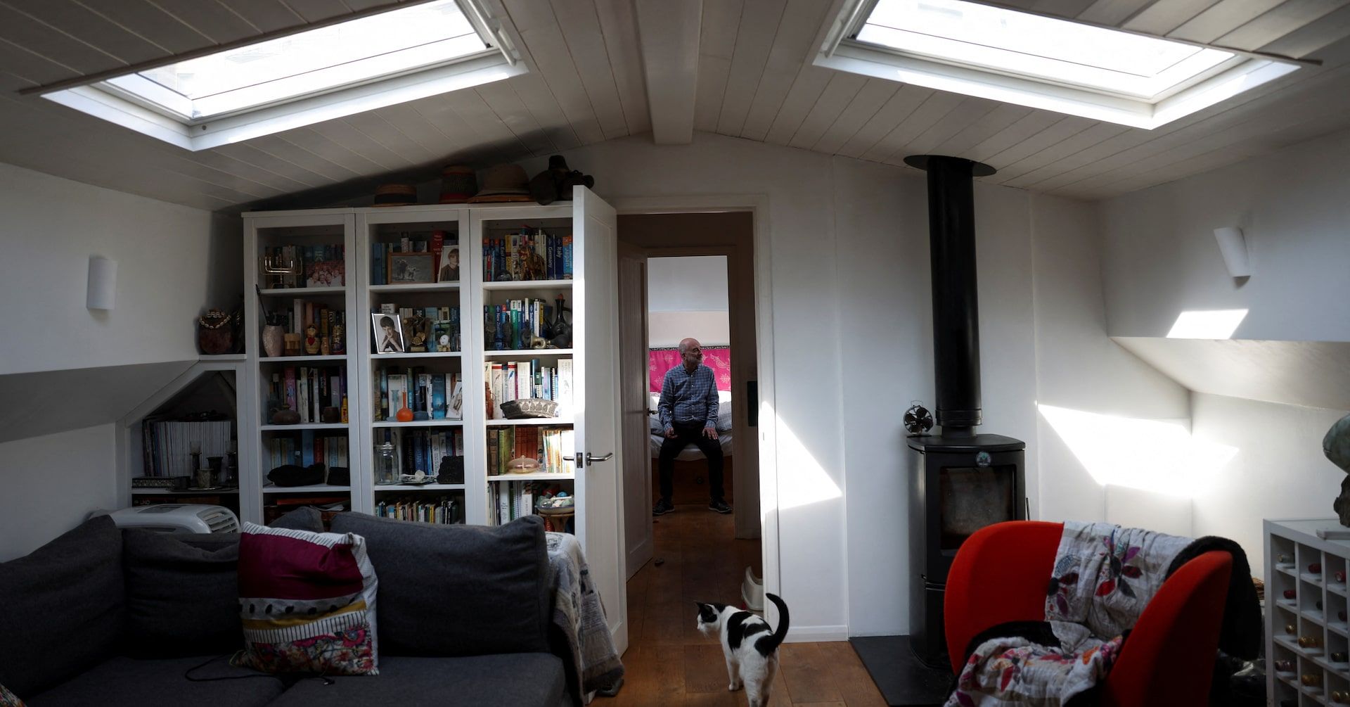 Habitantes de canais na Inglaterra e País de Gales enfrentam aumento de custos devido a cortes e inflação. Reprodução: Reuters