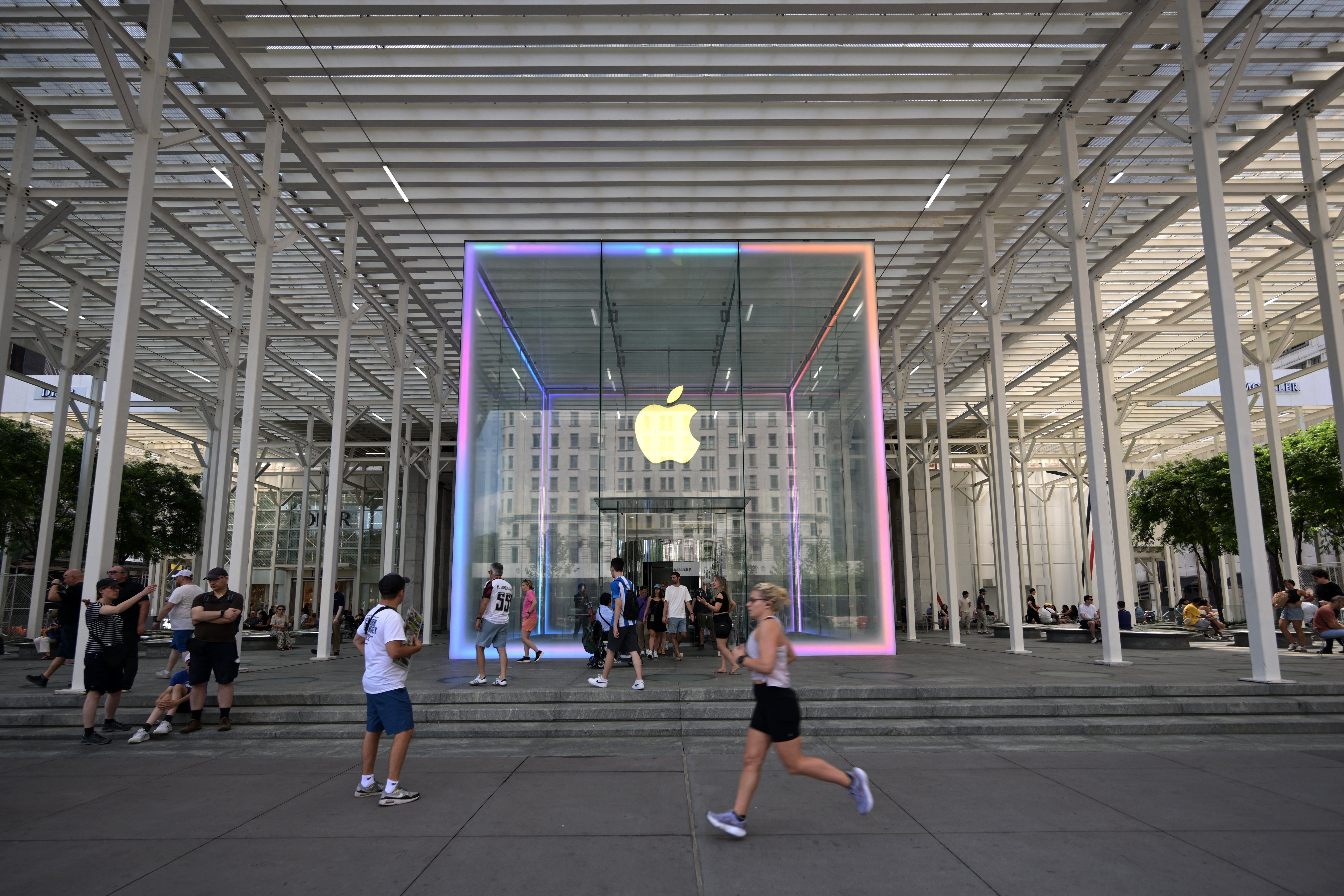 Apple se prepara para relatório de lucros em meio a preocupações sobre IA e tarifas. Reprodução: Business Insider