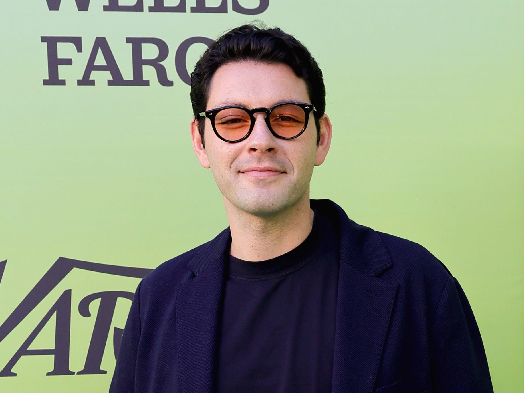 Elliot Grainge inspira formandos da Northeastern a abraçar a rejeição em seu discurso de formatura. Reprodução: Business Insider