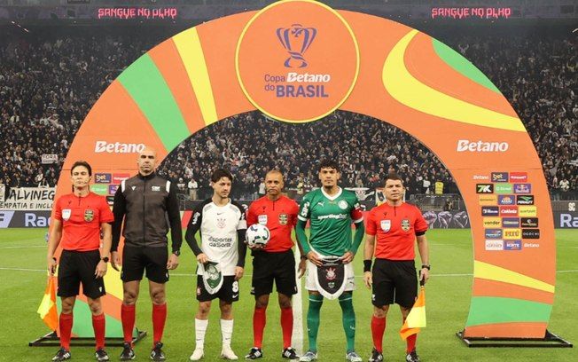 Jornalistas comentam sobre o gol anulado do Palmeiras e pedem a implementação de tecnologia semiautomática. Reprodução: César Greco/Palmeiras