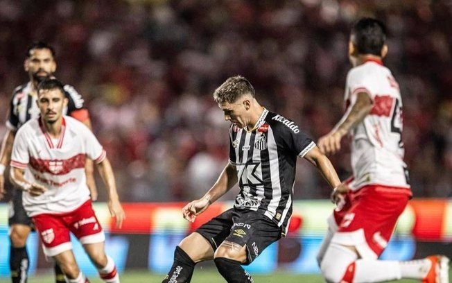 Neymar faz seu retorno, mas Santos é eliminado pelo CRB nas penalidades. Reprodução: Raul Baretta / Santos