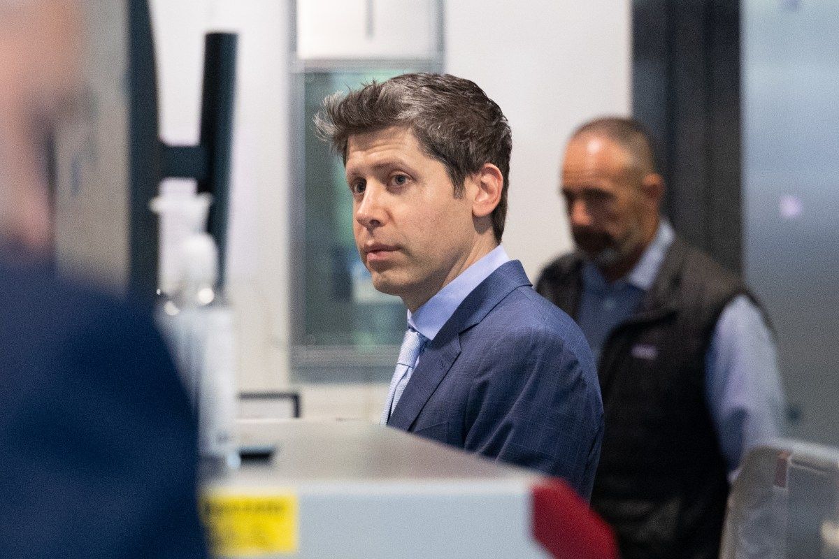 Flórida processa OpenAI e Sam Altman em ação judicial sem precedentes sobre incidentes violentos