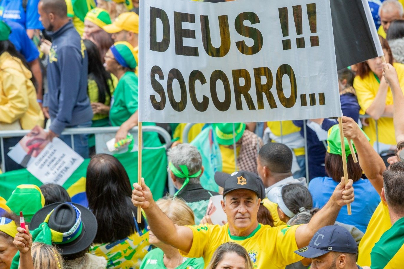 Manifestantes se reúnem na Avenida Paulista em apoio à anistia dos condenados. Reprodução: O Globo