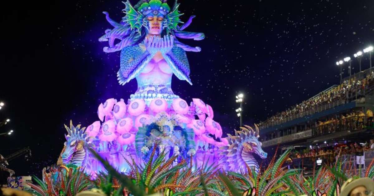 Colorado do Brás dá início aos desfiles de carnaval em SP