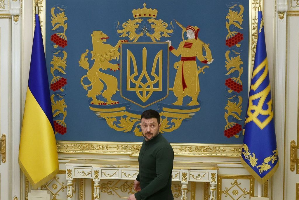 Zelensky considera renúncia para garantir paz na Ucrânia