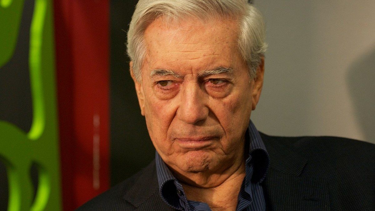 Filho confirma falecimento de Mario Vargas Llosa em rede social. Reprodução: iG.