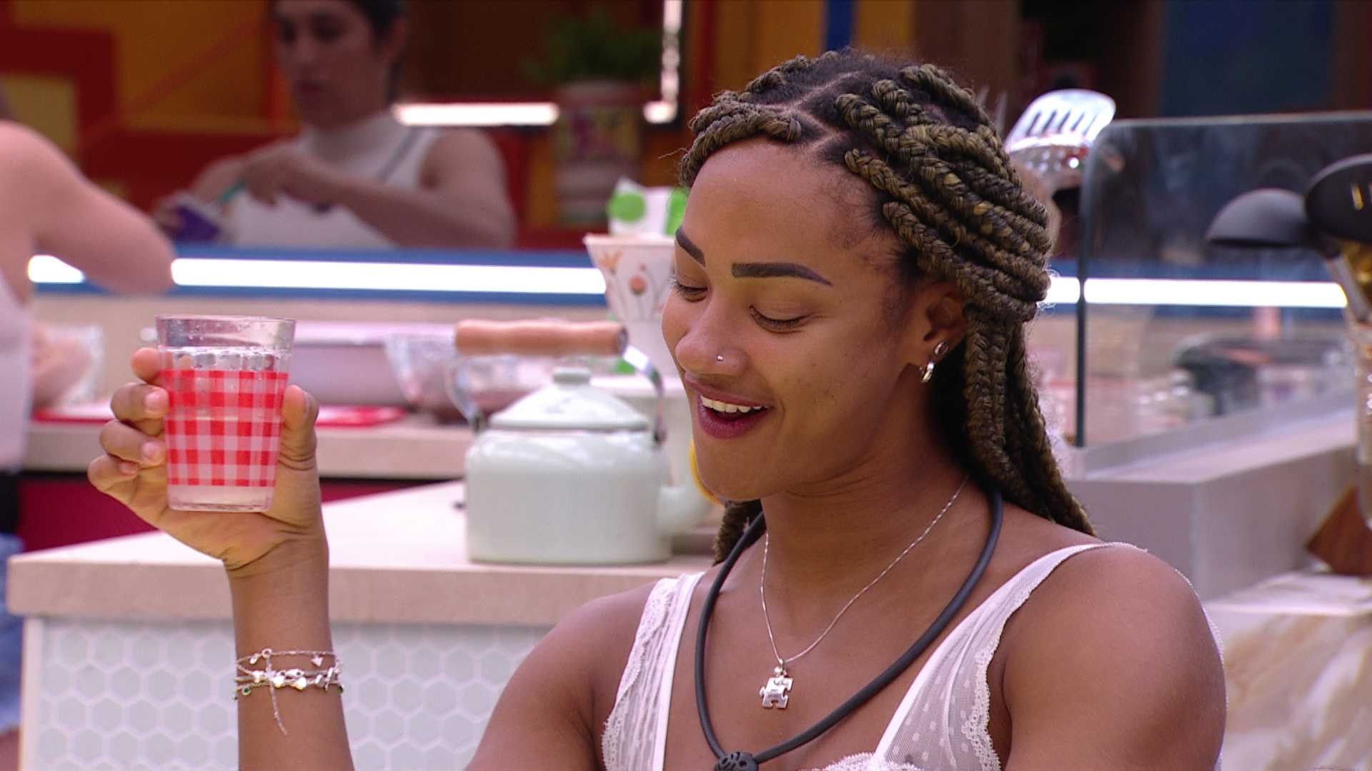 Aline revela que já está comprometida no BBB 25
