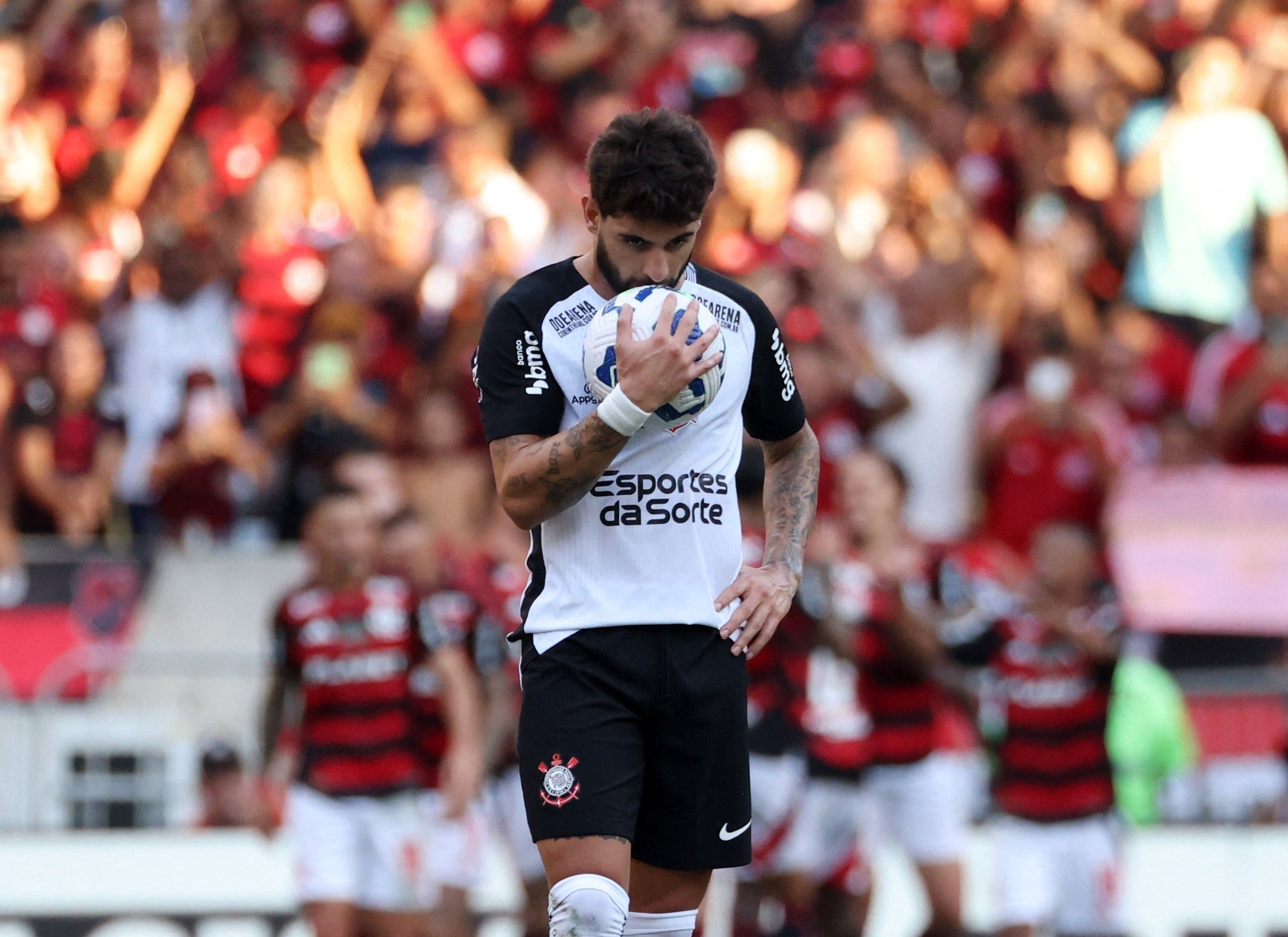 Crise administrativa e financeira afeta clube de futebol brasileiro. Reprodução: Globo