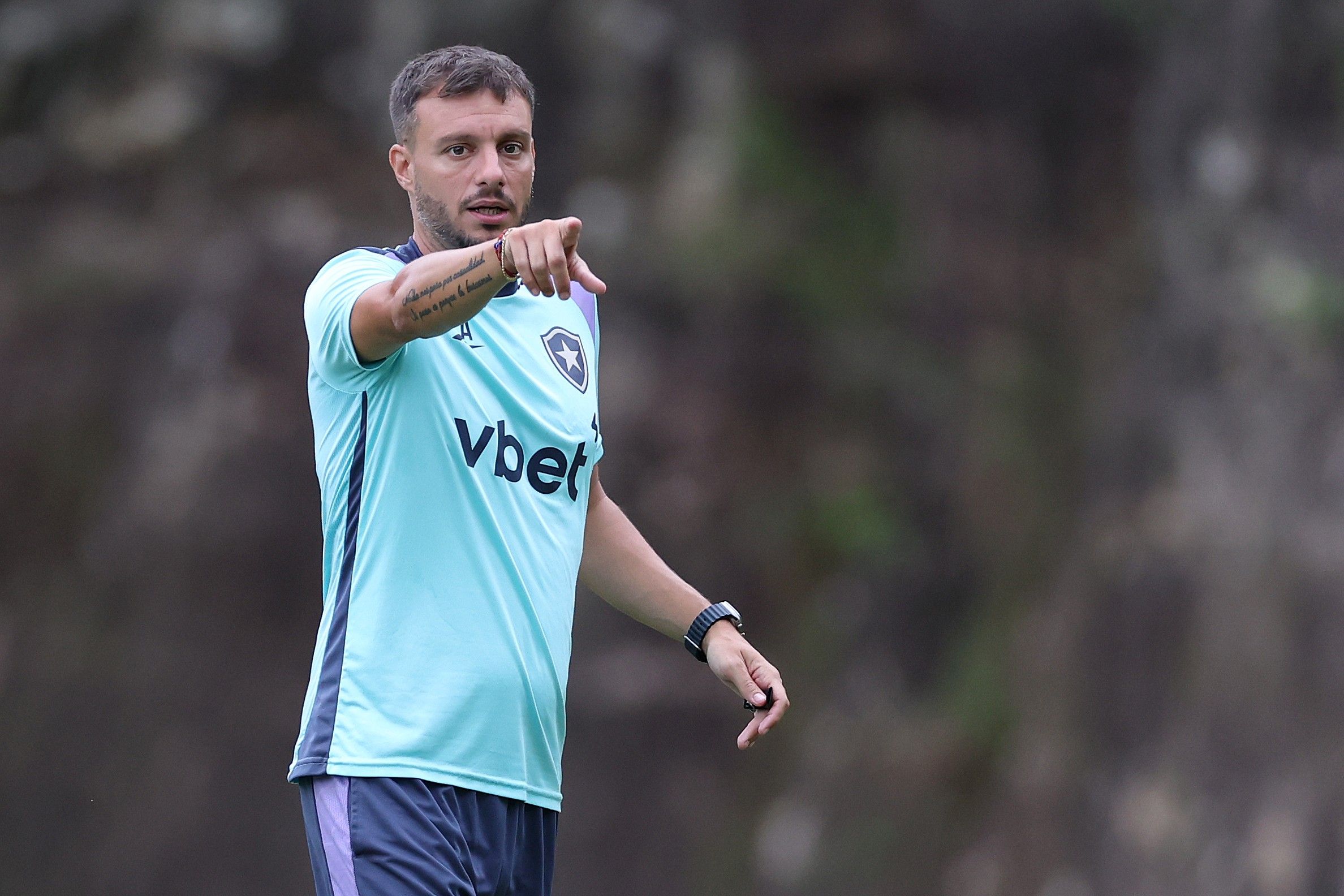 Botafogo tenta reverter desvantagem na Libertadores diante do Nacional de Potosí. Reprodução: Oglobo