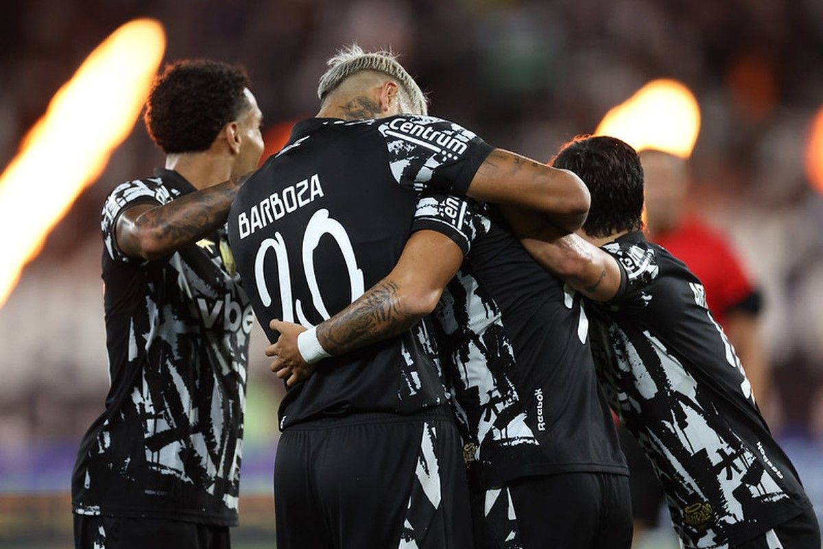 Campeão reage após início difícil e demonstra evolução em campo. Reprodução: Globo