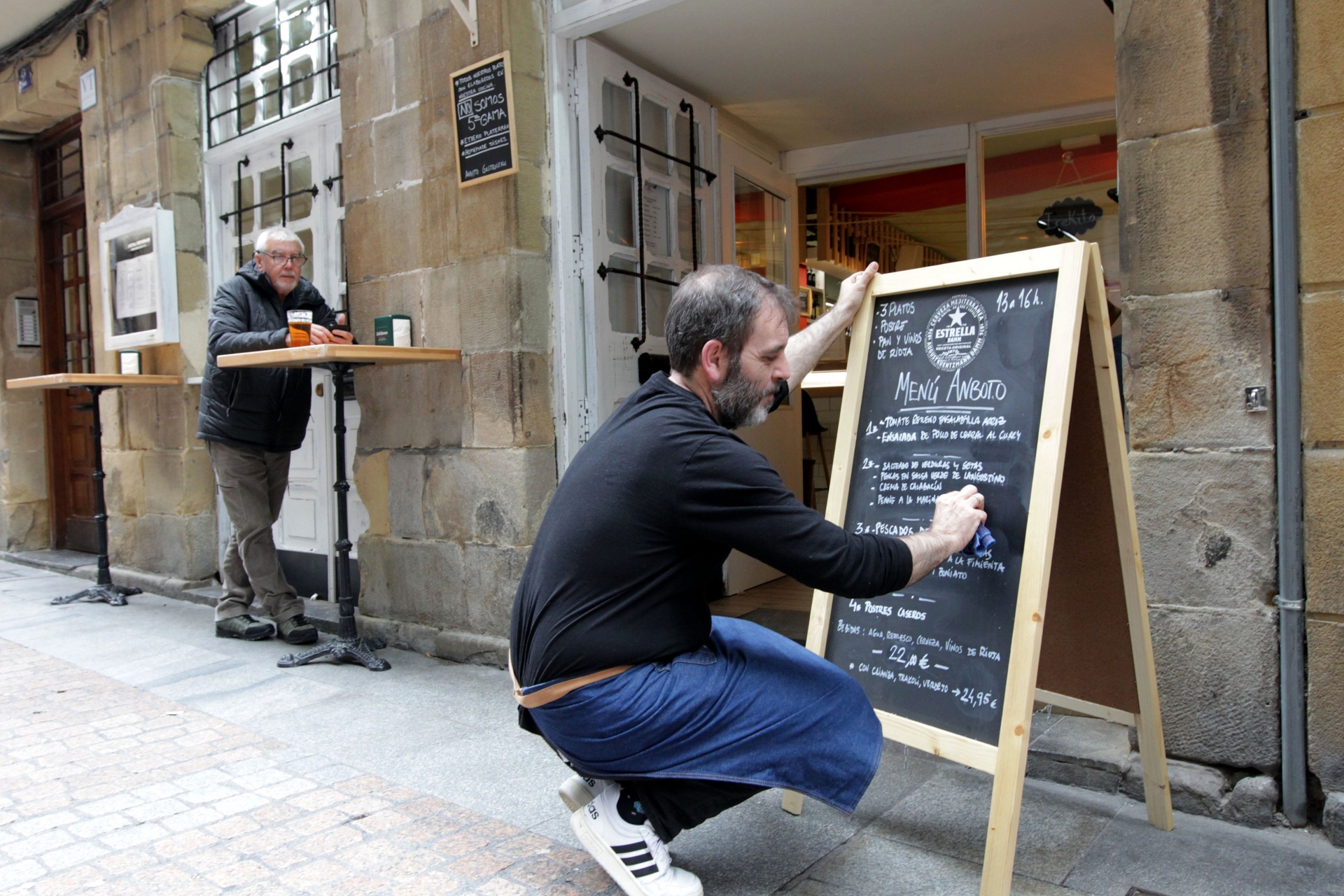 Preço médio do menu do dia chega a 14,2 euros, variando entre Canárias e Baleares.. Reprodução: El País