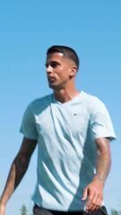 João Cancelo treina durante as férias com preparadores brasileiros. Reprodução: Globo