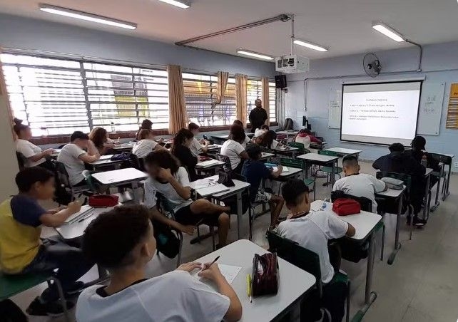 Sala de aula na Zona Leste de SP mostra desafio de disciplina, tema do TALIS. Reprodução: Retorno do item 11