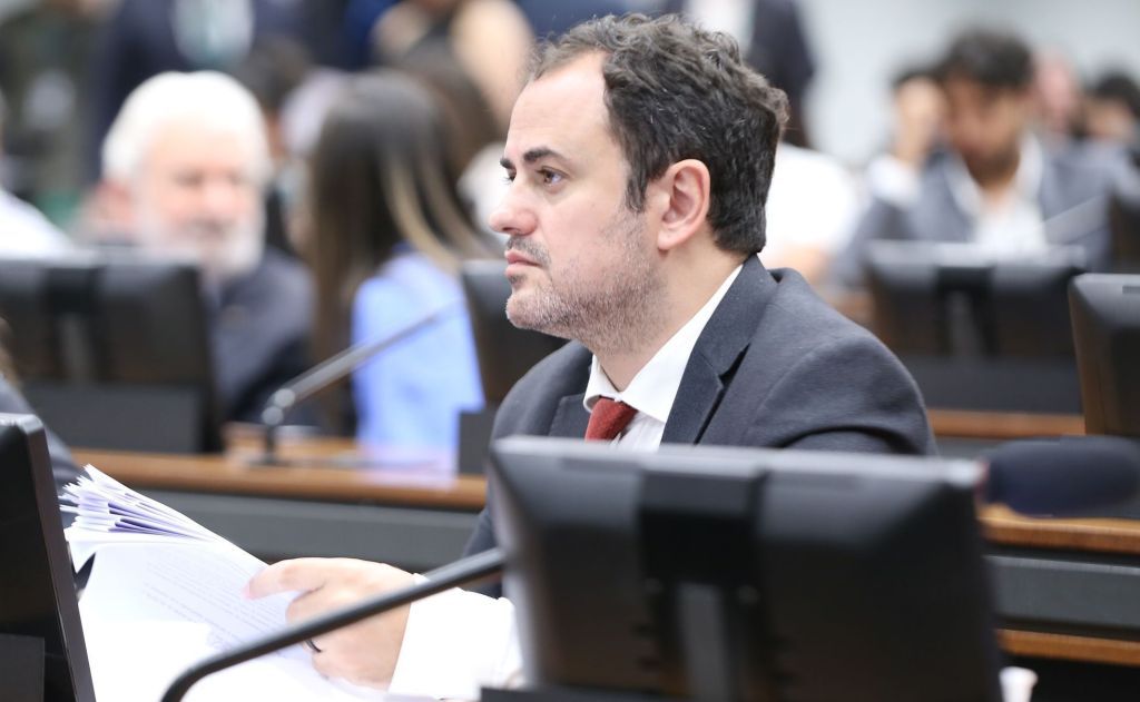 Deputado Alex Manente vota contra recurso da defesa em comissão. Reprodução: CNN Brasil