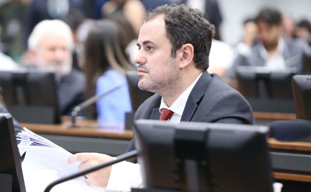 Deputado Alex Manente vota contra recurso da defesa em comissão. Reprodução: CNN Brasil