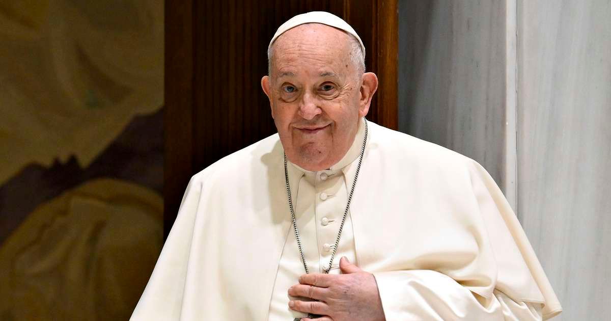 Papa Francisco apresenta melhora, mas cuidados ainda são necessários