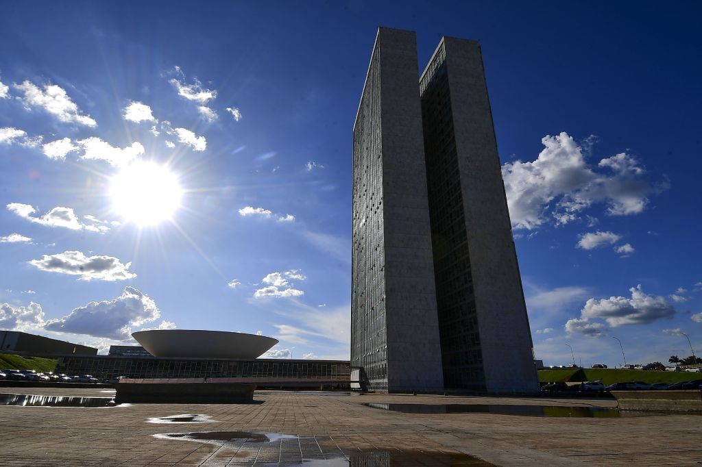 Partido de direita pode lançar duas candidatas ao Senado em SC e DF. Reprodução: CNN Brasil