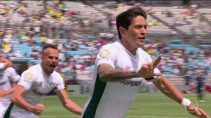 Everaldo celebra a vitória do Fluminense sobre a Inter de Milão na Copa do Mundo de Clubes. Reprodução: Globo