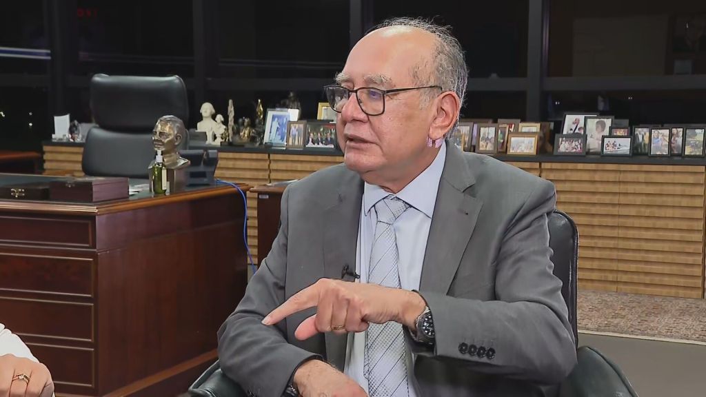 Gilmar Mendes apoia investigação da PF sobre 8 de janeiro