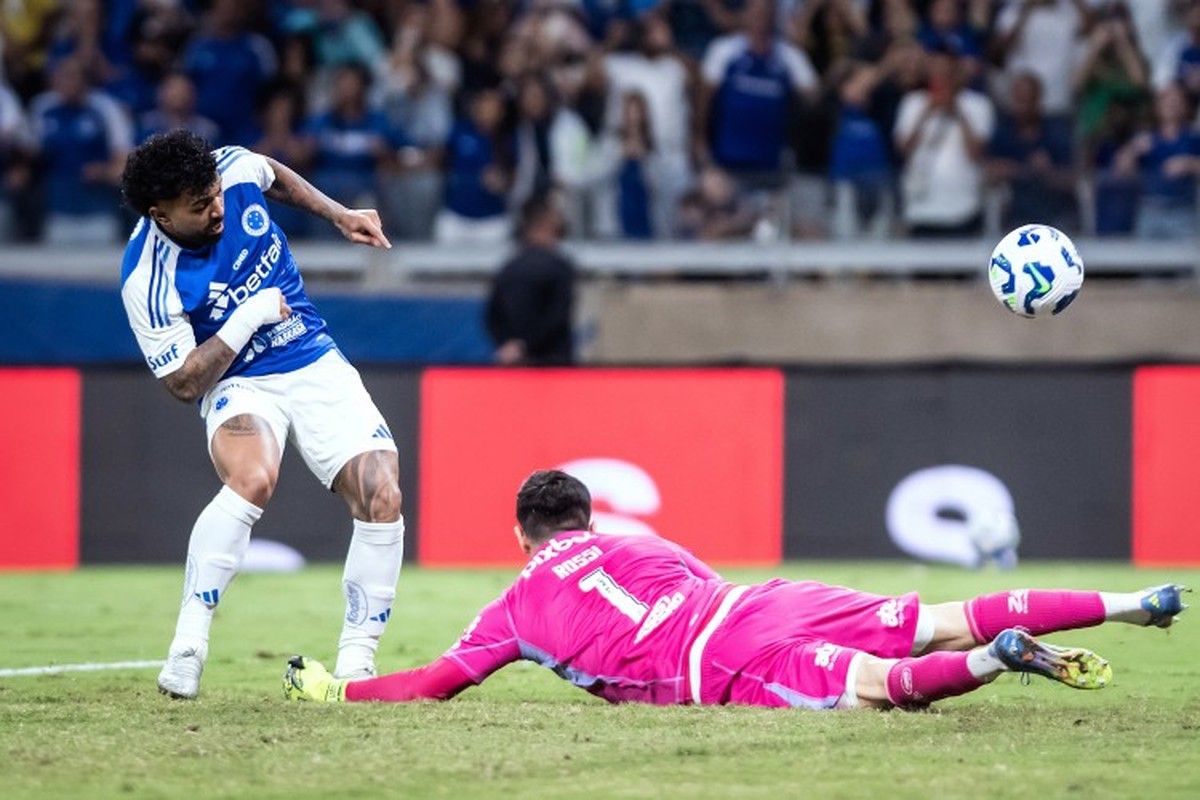 Críticas às atuações do Cruzeiro antes do jogo decisivo da Libertadores. Reprodução: Globo