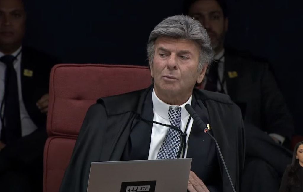 Fux Diverge e Vota Por Julgamento de Bolsonaro no Plenário