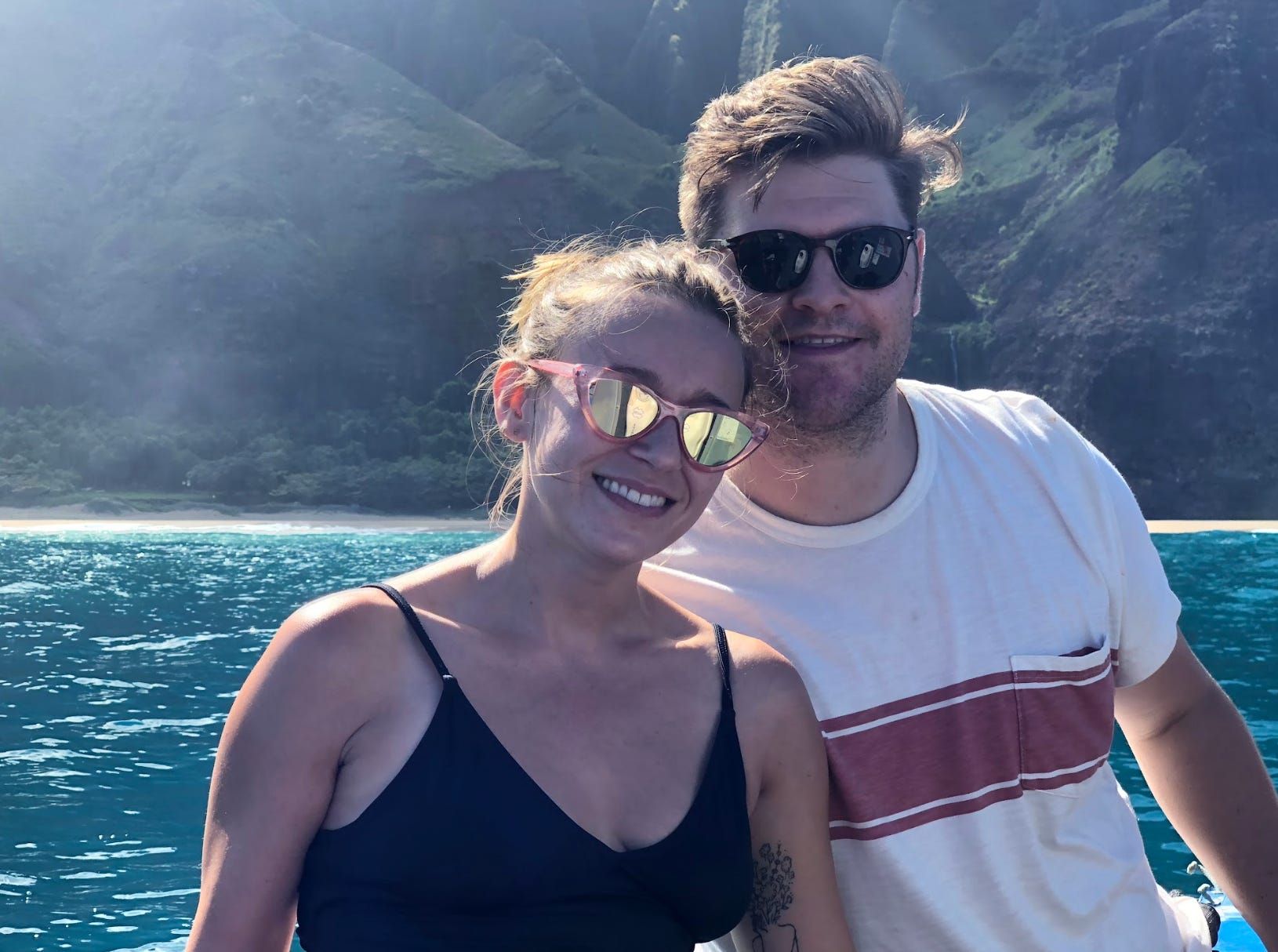 Casal em viagem exploratória, equilibrando um novo estilo de vida com a chegada da filha. Legenda da imagem. Reprodução: Walker Loetscher