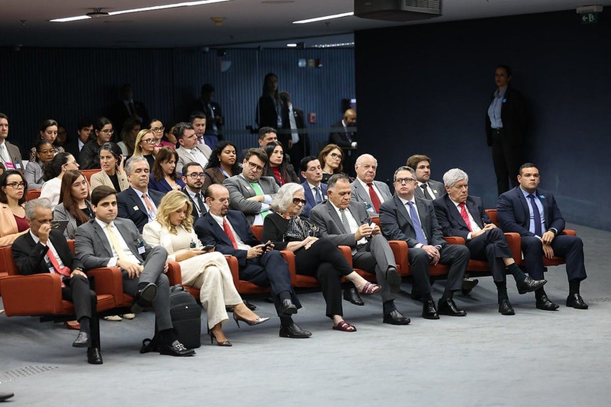 Filhos de Herzog e Angel Assistem Júri Contra Bolsonaro