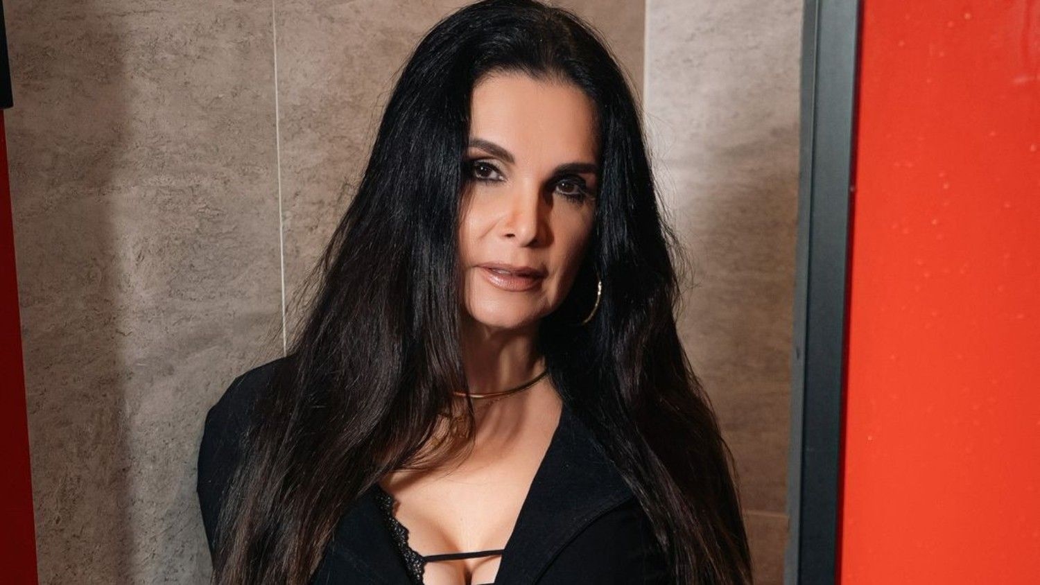 Luiza Ambiel volta aos holofotes digitais, liderando buscas entre criadores de conteúdo 50+. Reprodução: Retorno do item 11