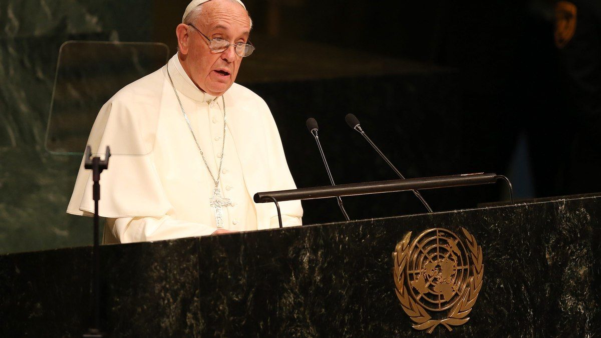 Vaticano busca atendimento médico em Roma para o pontífice.; Reprodução: iG