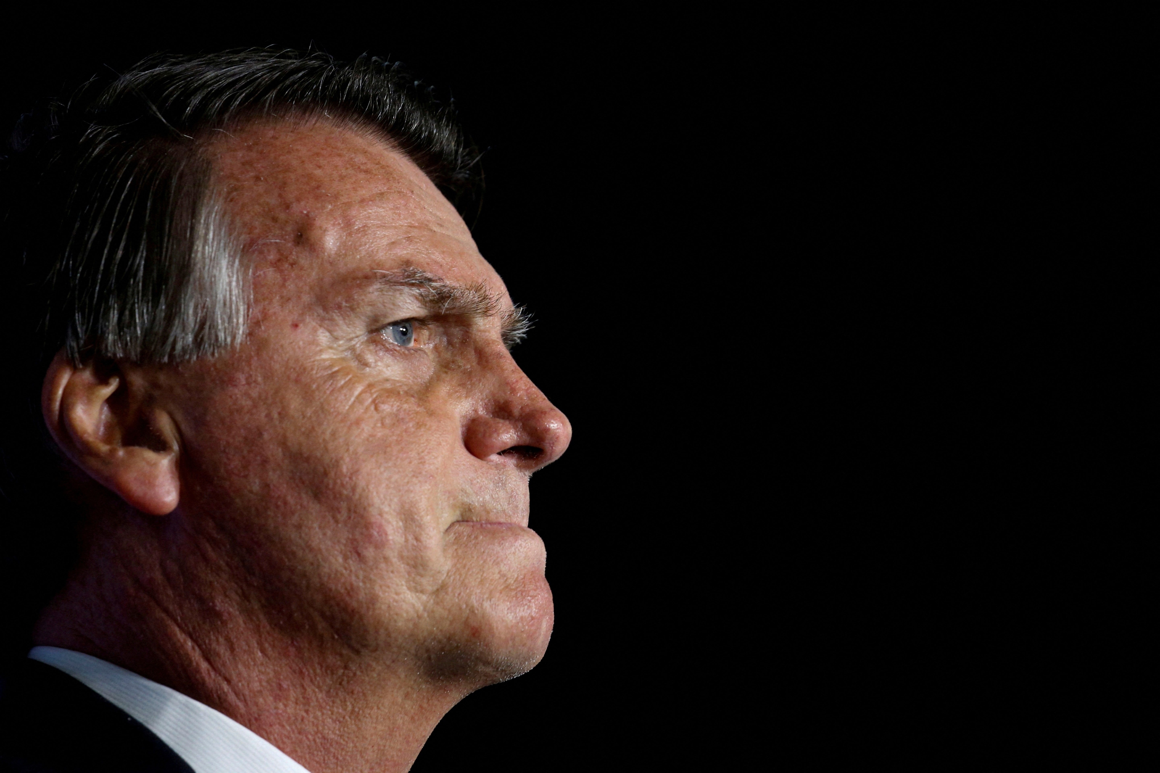 Trump expressa apoio a Bolsonaro em carta, gerando reações negativas no Brasil. Reprodução: Globo