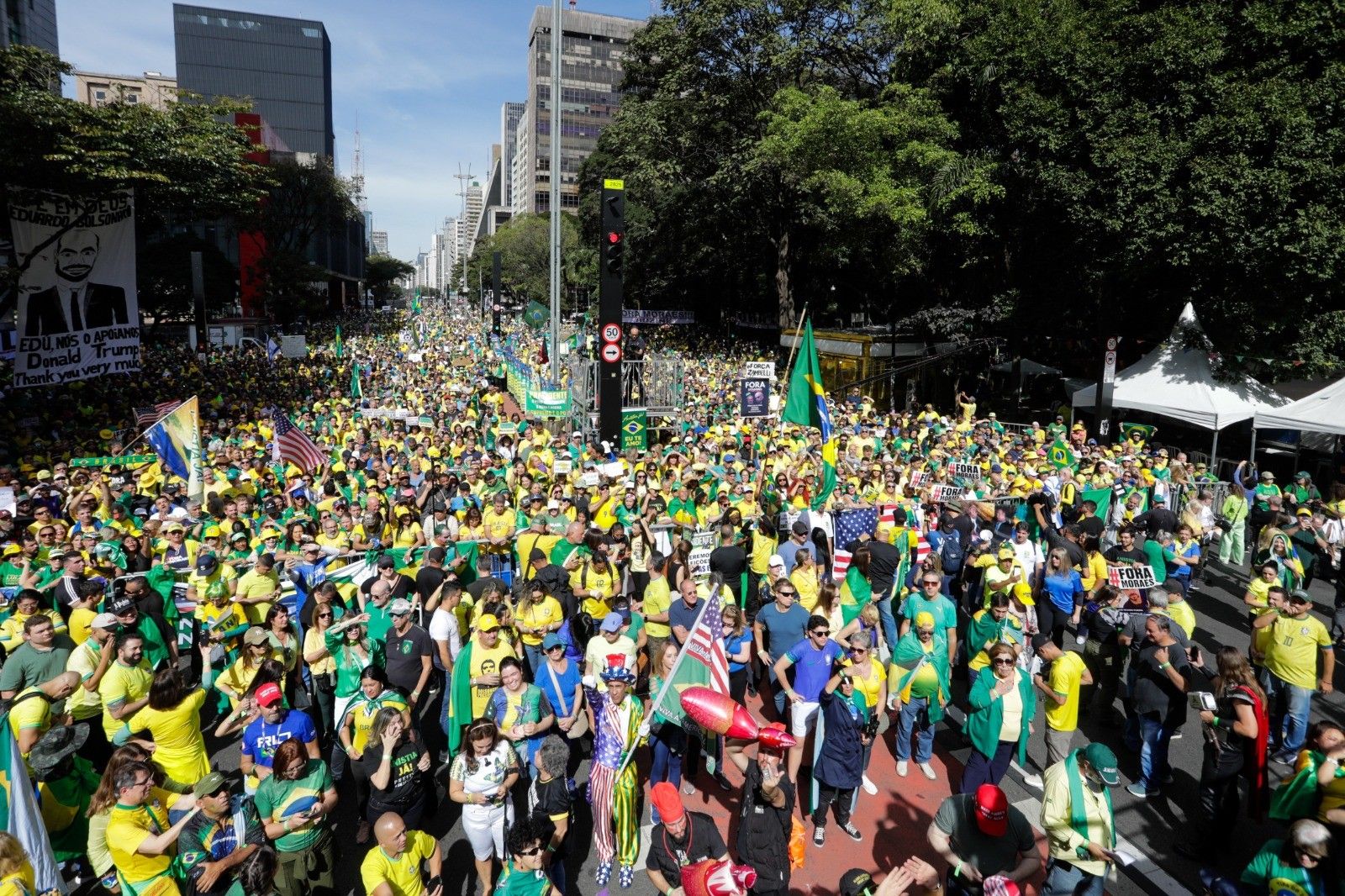Ex-presidente Jair Bolsonaro enfrenta iminente condenação por violação da ordem democrática.; Reprodução: Globo