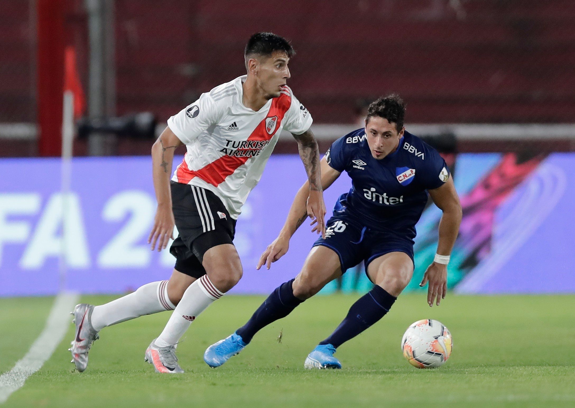 Corinthians anuncia contratação do lateral Angileri por empréstimo