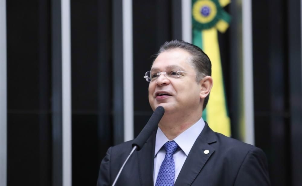Sóstenes Cavalcante propõe anistia para crimes de 8/1