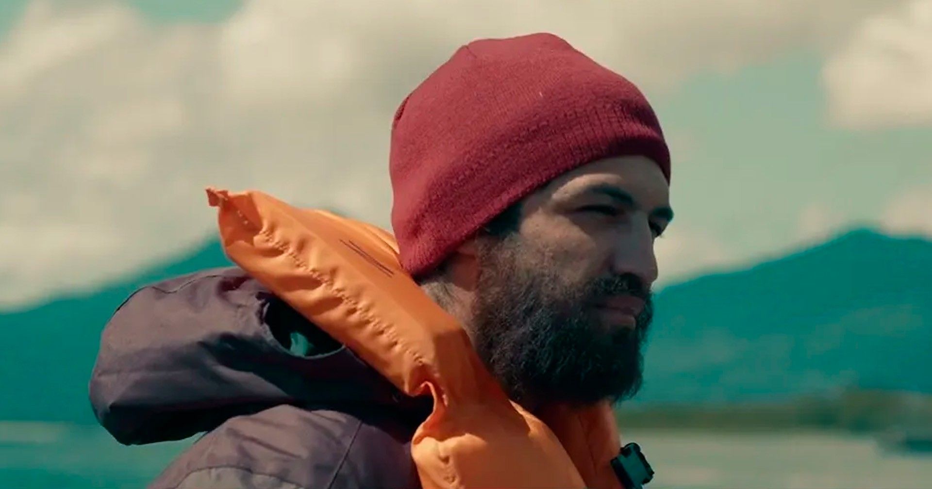 Gabriel Leone em cena do filme Barba ensopada de sangue. Reprodução: Oglobo