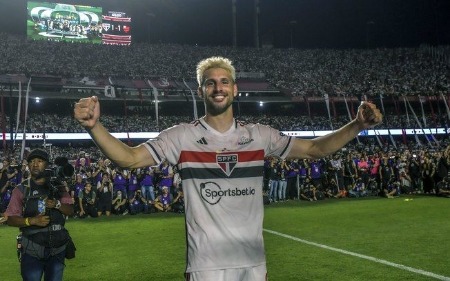 São-paulinos relembram meme sobre a eliminação do Corinthians há dois anos.; Reprodução: Esporte IG