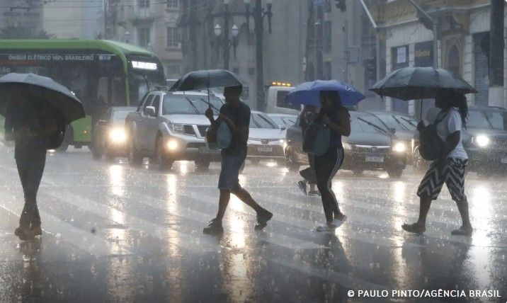 Chuva e instabilidade marcam sexta-feira, com grandes variações climáticas entre regiões do Brasil. Legenda da imagem. Reprodução: Globo