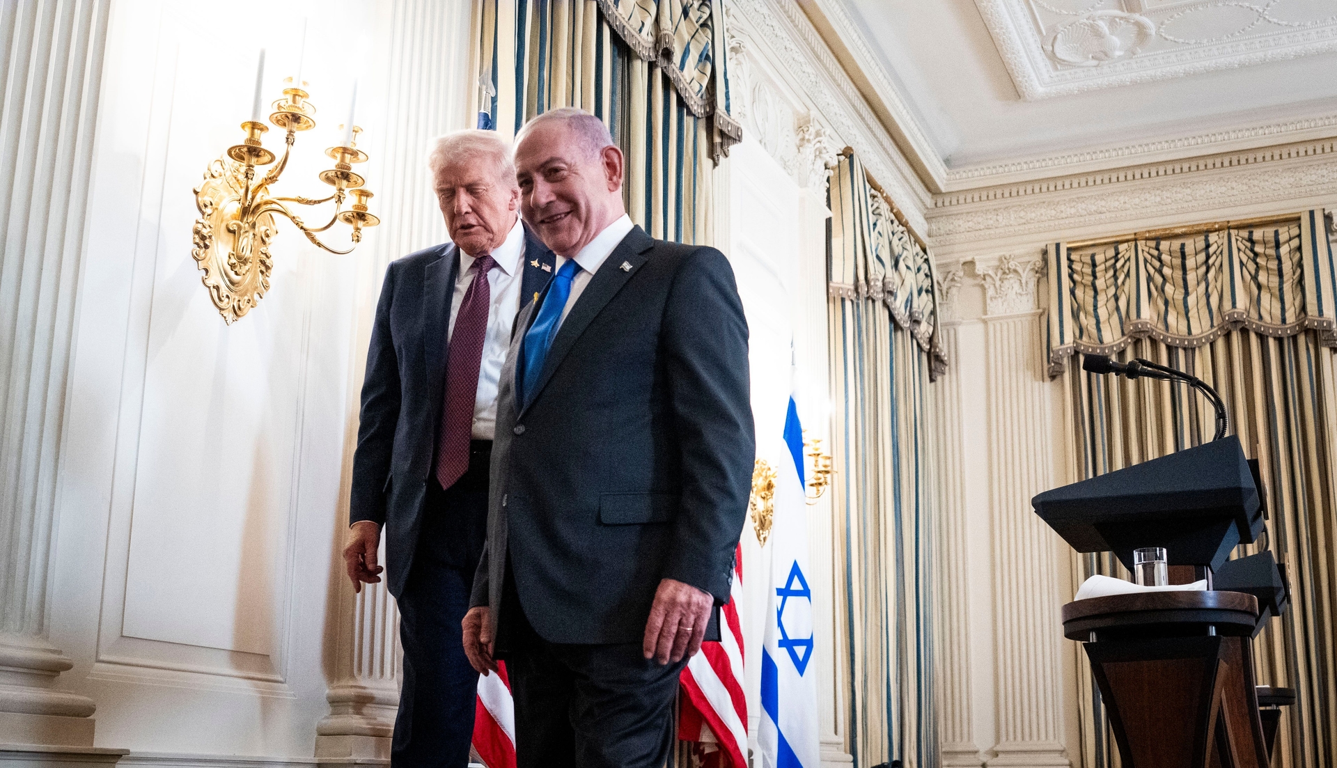 Trump e Netanyahu aparecem em capa, acompanhando tensões no Oriente Médio. Legenda da imagem. Reprodução: Retorno do item 11