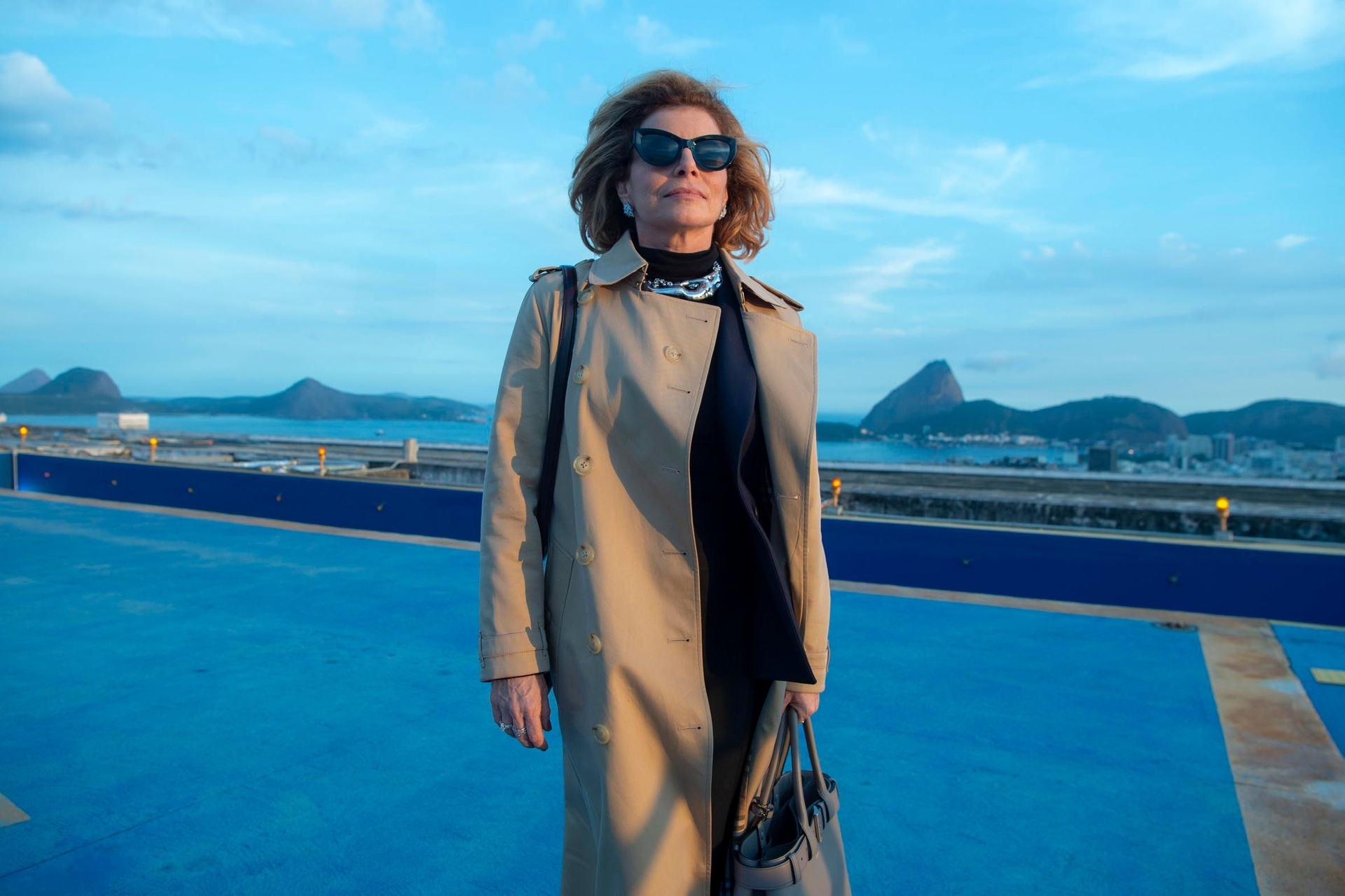 Débora Bloch se destaca como Odete Roitman, refletindo o complexo de inferioridade no remake de Vale Tudo. Reprodução: Globo