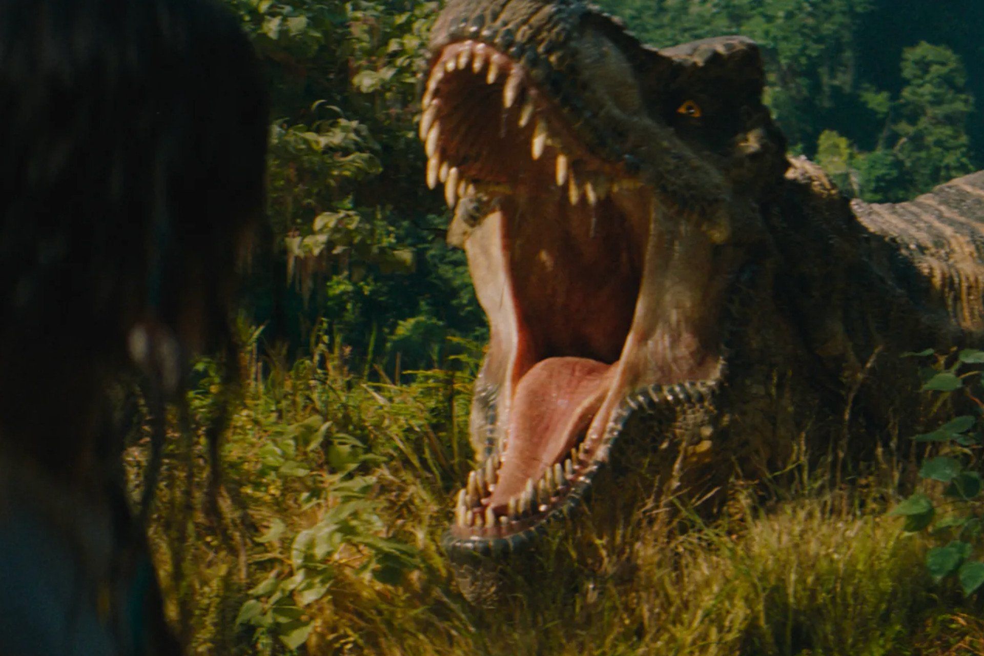 'Jurassic World Rebirth' estreia nos cinemas, trazendo dinossauros de volta à tela. Reprodução: Gizmodo