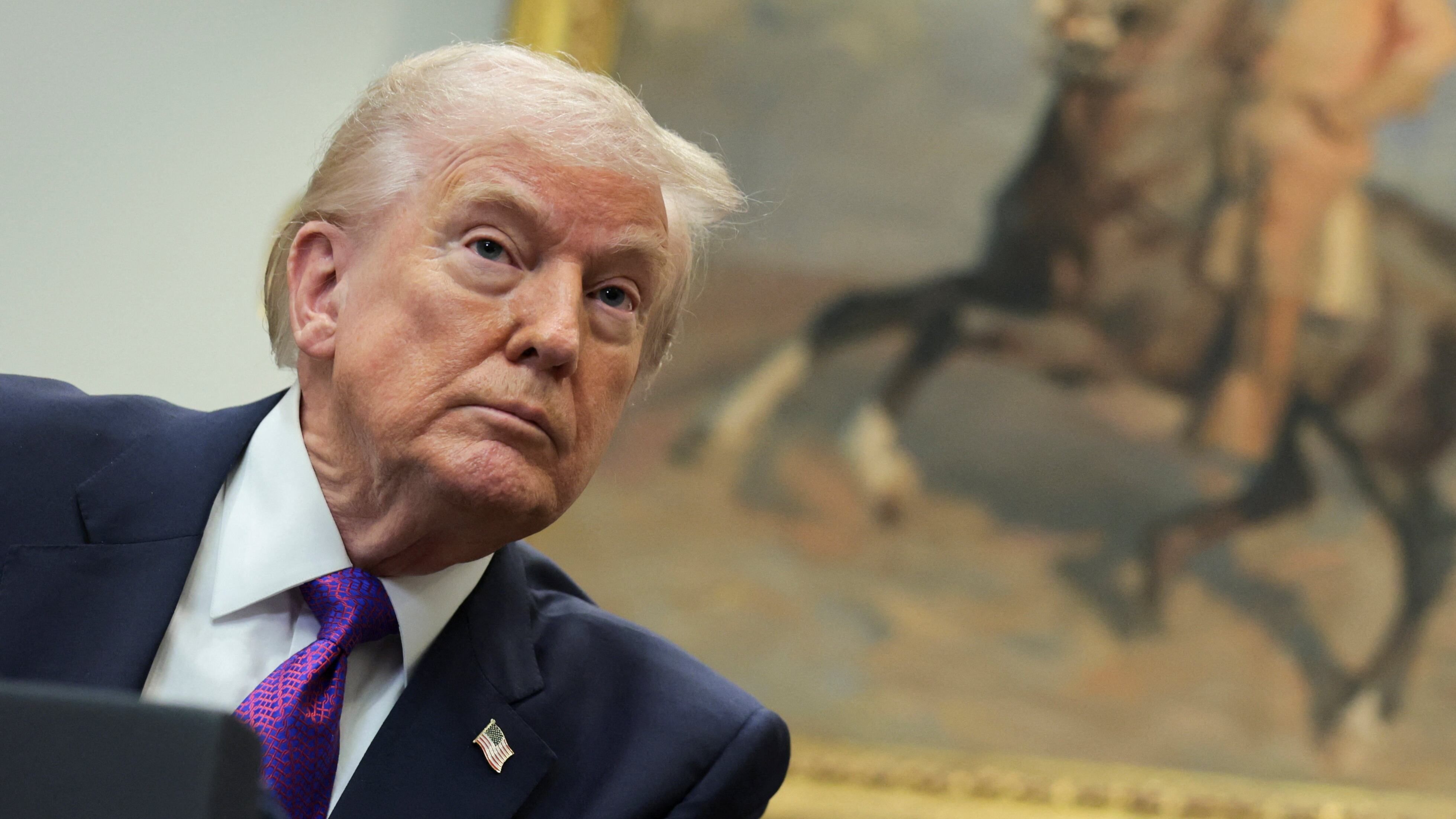 Trump planeja reduzir tarifas sobre aço e alumínio, segundo Financial Times.. Reprodução: Elpais