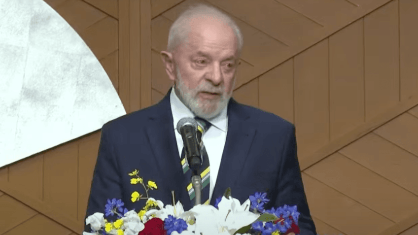 Lula Lamenta Derrota do Brasil para a Argentina na Copa