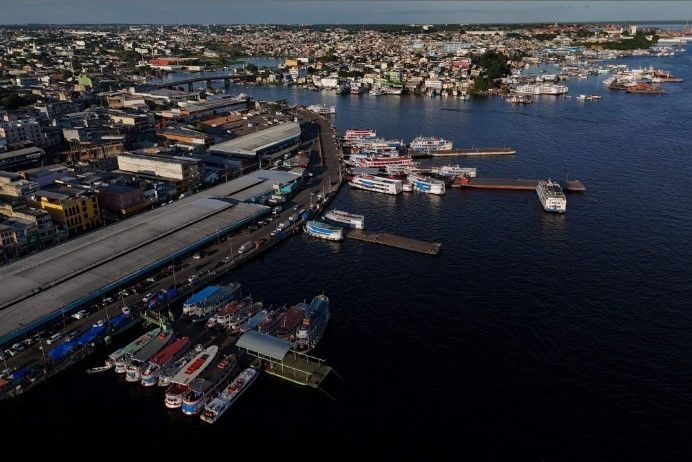 Elevação do Rio Negro em Manaus atinge 29,04 metros, causando alagamentos e transtornos na população. Legenda da imagem. Reprodução: Globo