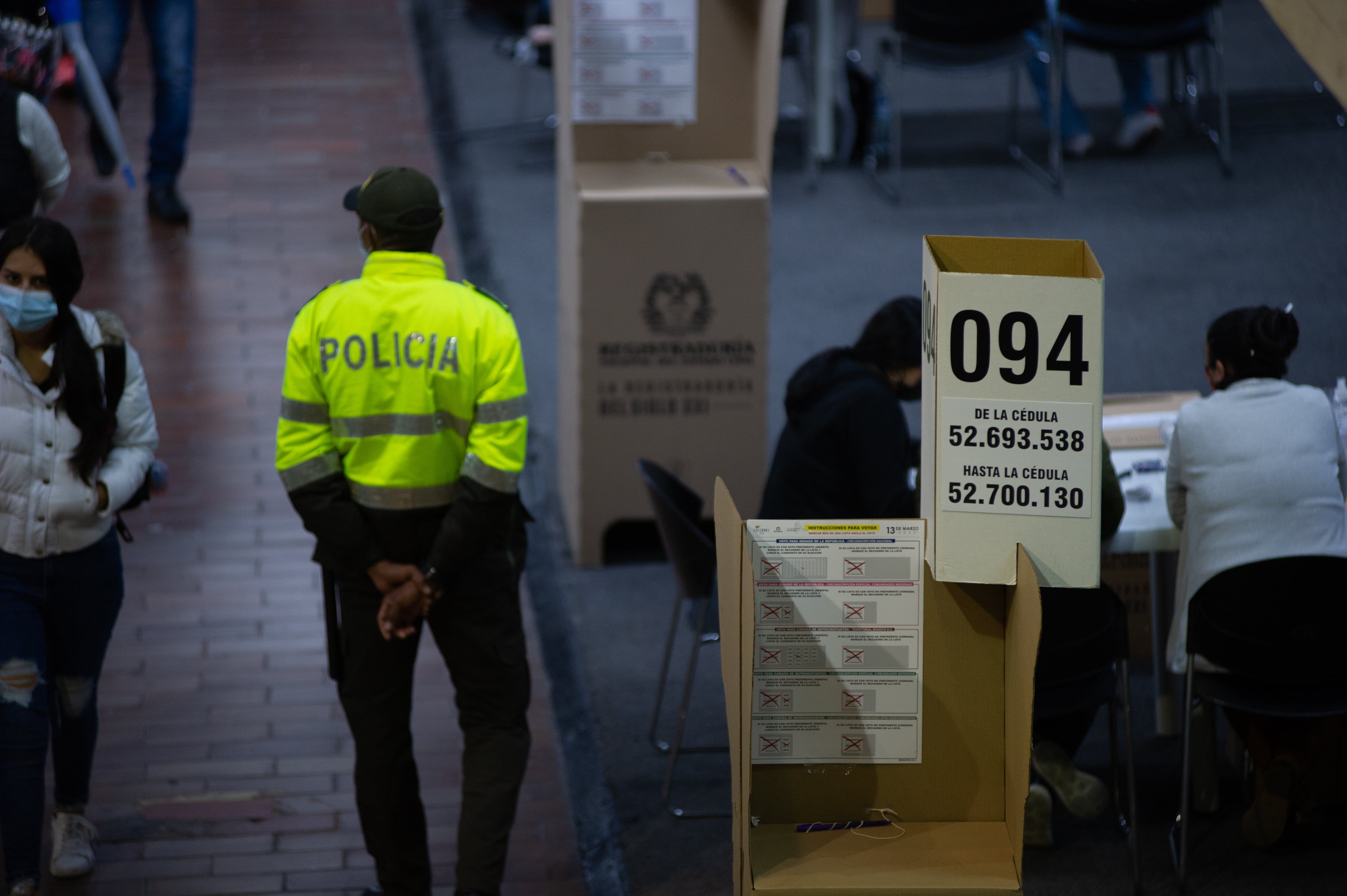 Segurança reforçada em locais de votação na Colômbia.. Reprodução: Elpais