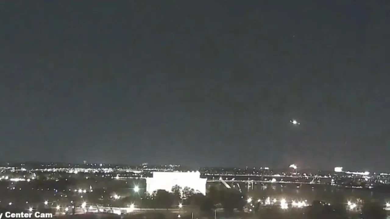 Colisão entre avião e helicóptero gera tragédia nos EUA