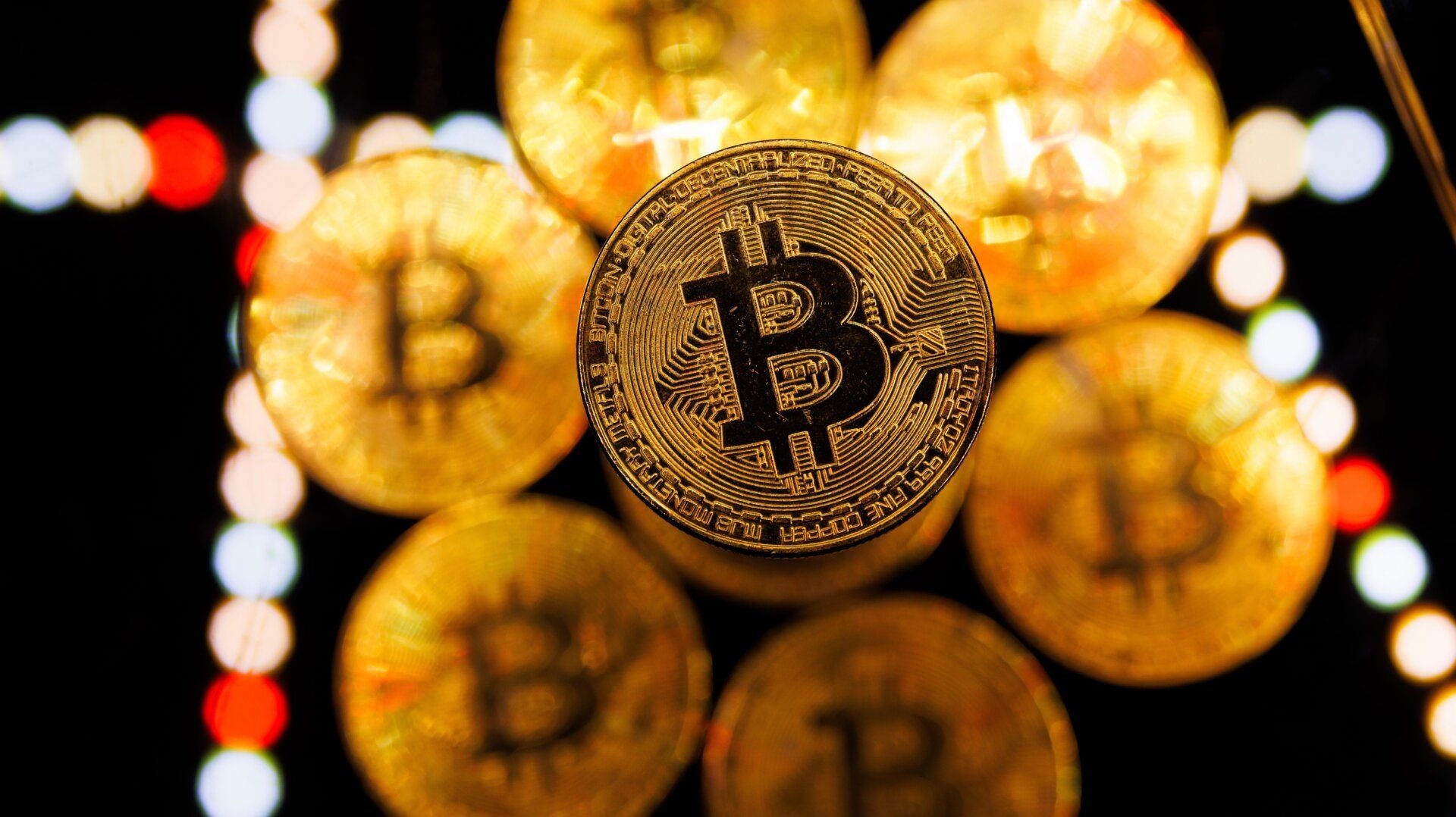 Bitcoin at all-time high, gerando entusiasmo entre investidores e analistas. Reprodução: Gizmodo