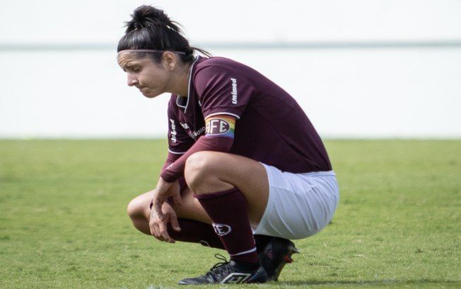 Luana anuncia lesão grave no joelho e desfalca a Ferroviária na temporada. Reprodução: iG Esporte